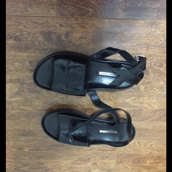 COPY - Zara sandals - Picture 1 of 3